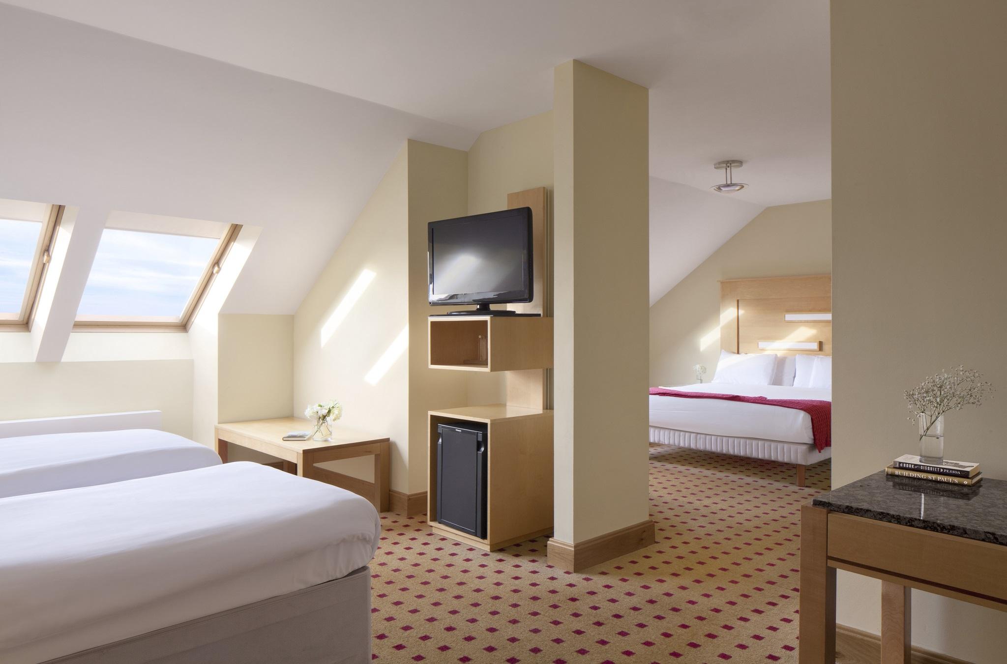 Radisson Blu Hotel, Атлон Экстерьер фото