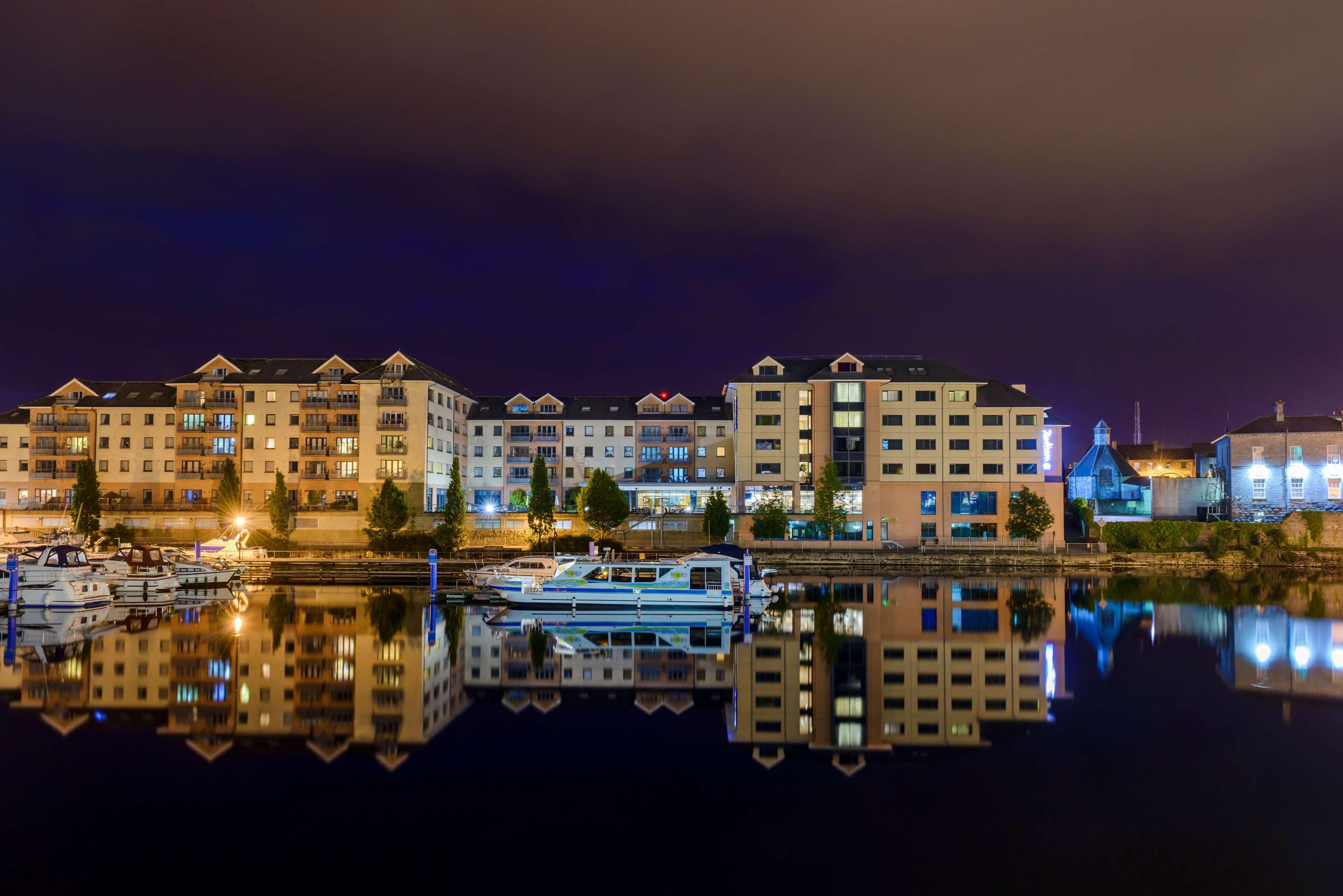 Radisson Blu Hotel, Атлон Экстерьер фото