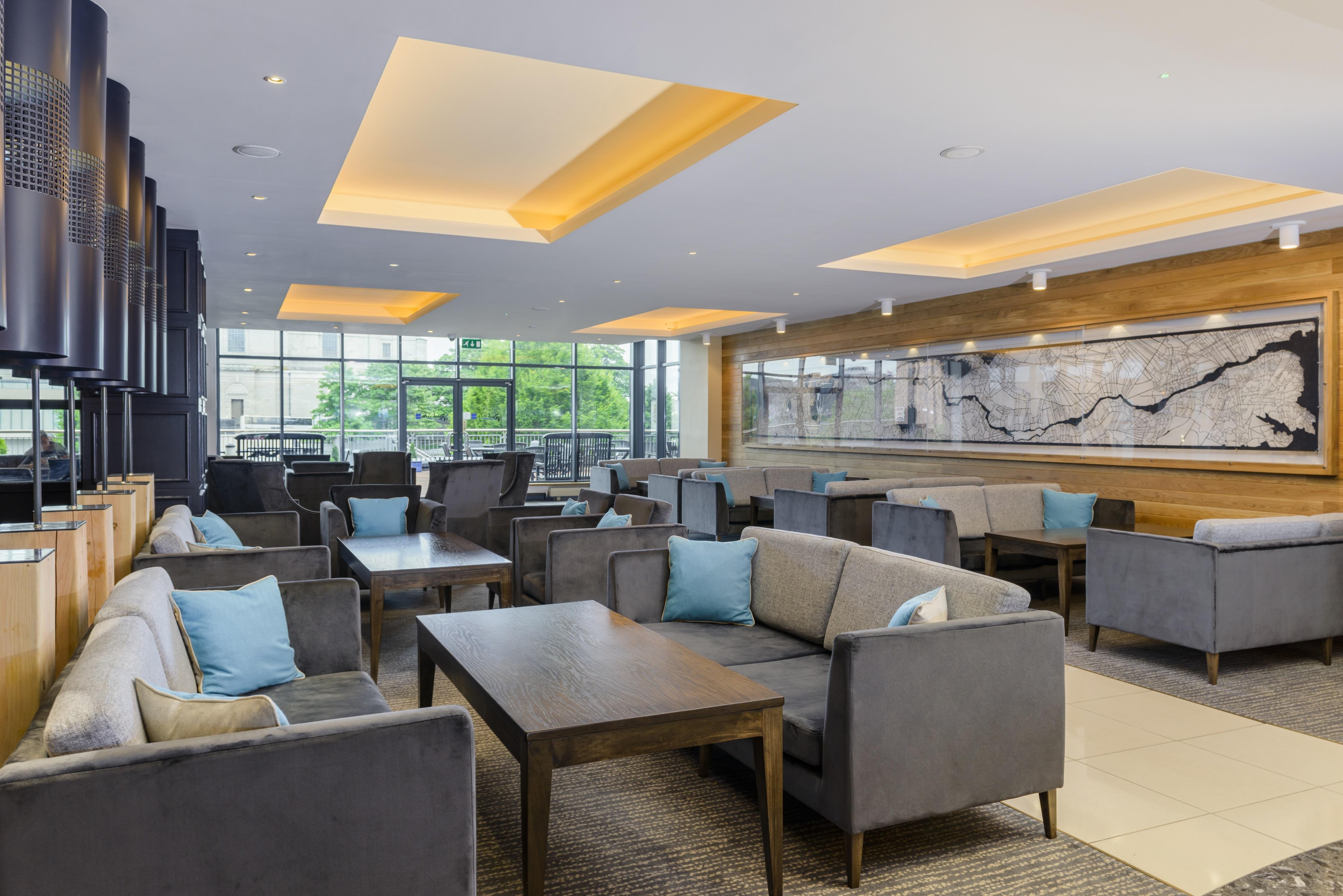 Radisson Blu Hotel, Атлон Экстерьер фото