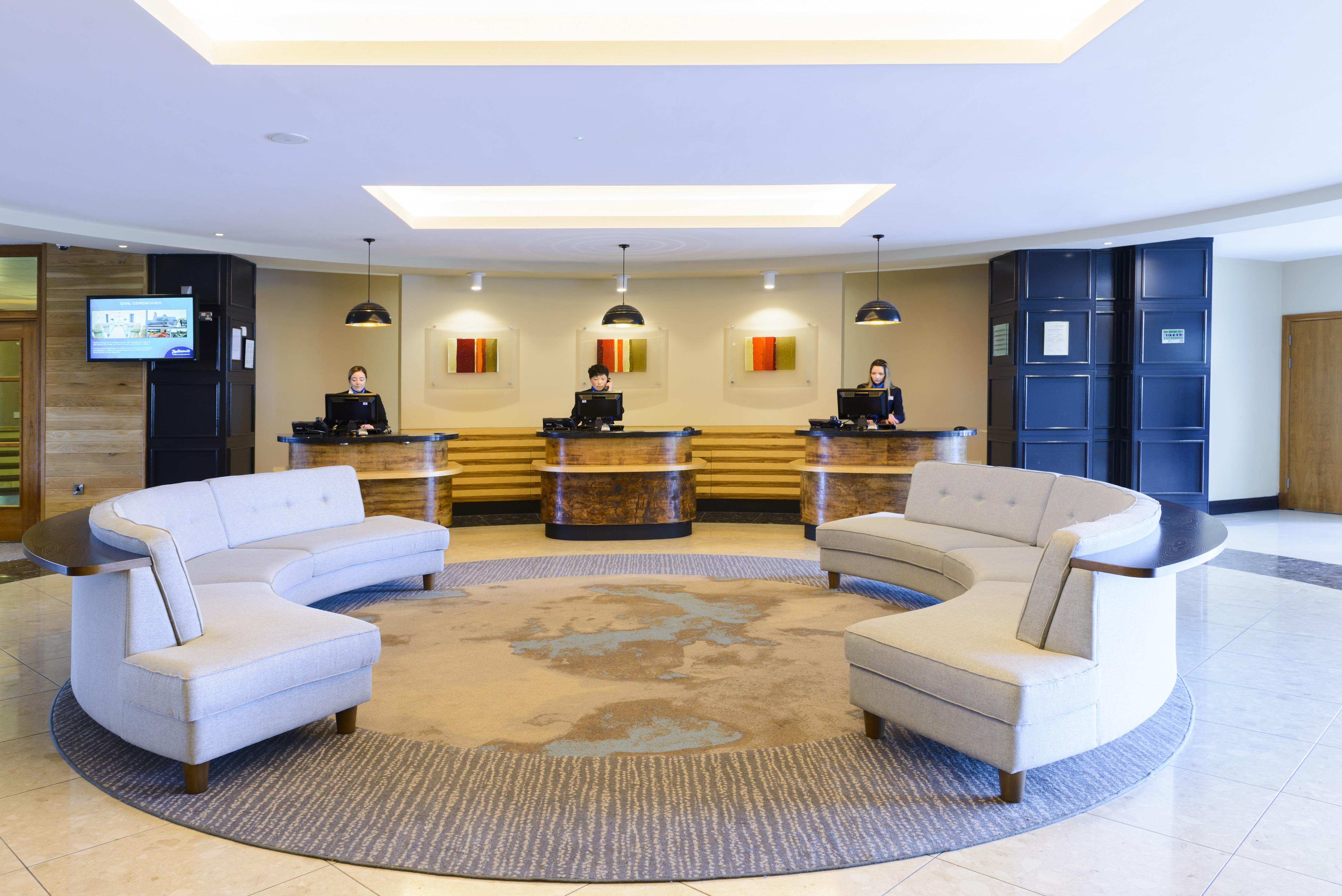 Radisson Blu Hotel, Атлон Экстерьер фото