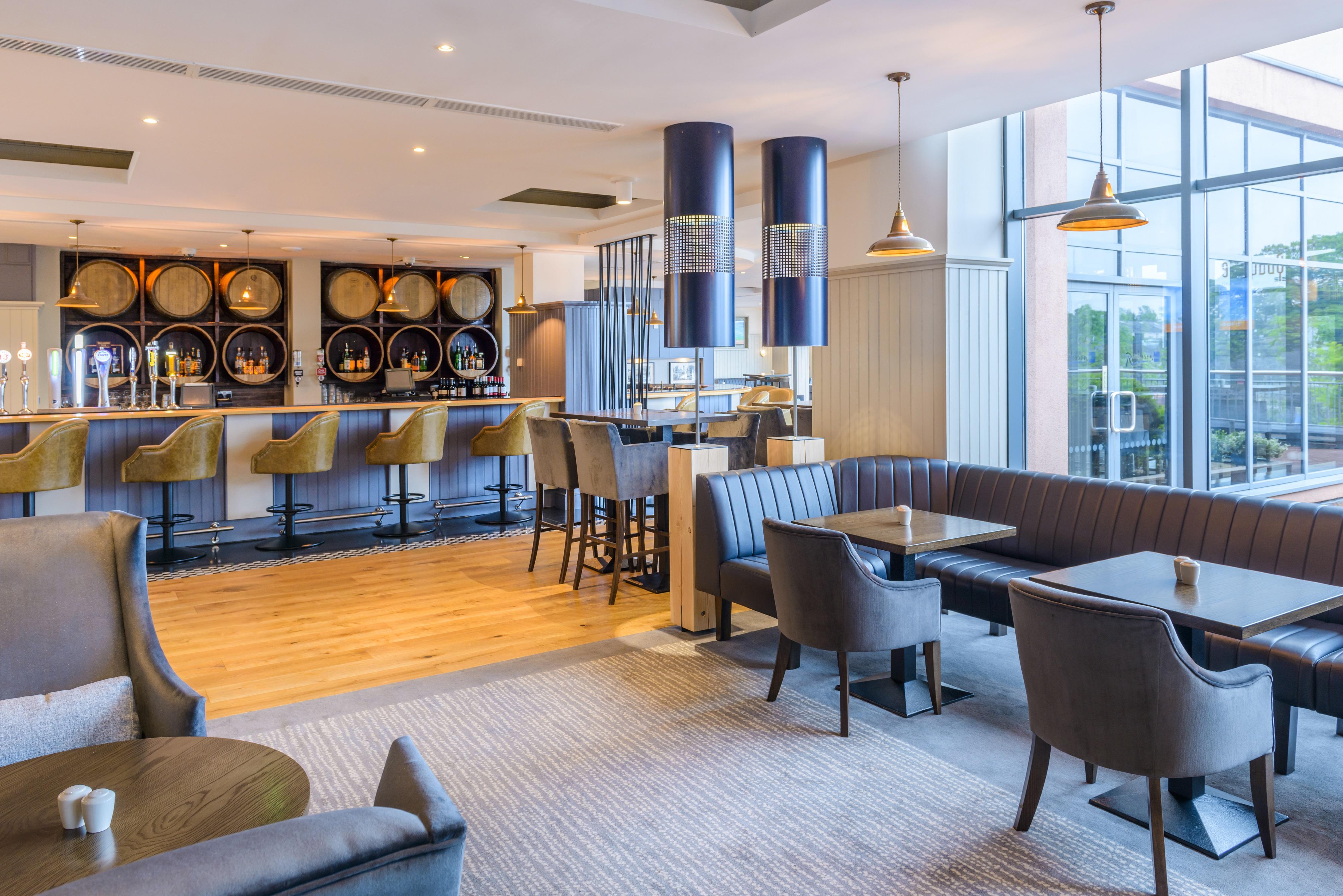 Radisson Blu Hotel, Атлон Экстерьер фото